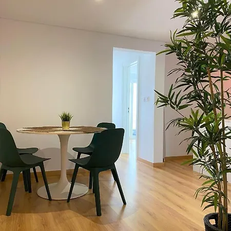 Guest house Comfortable Bedrooms In With River View