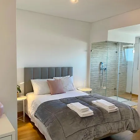 Guest house Comfortable Bedrooms In With River View